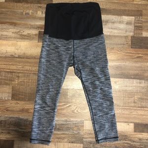 Maternity leggings - size small